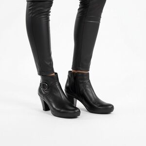 CLARKS BLACK LEATHER ANKLE BOOTS SIDE ZIP HEEL BOOTIES WOMENS 10
